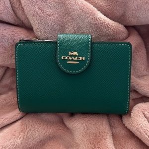 COACH Corner Zip Wallet